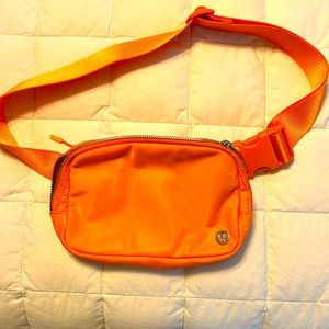 Lululemon Belt Bag 🧡🧡🧡
